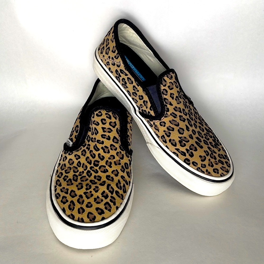 VANS•CLASSIC SLIP ON•LEOPARD SUEDE PRINT•WOMENS 7.5 / MENS 6